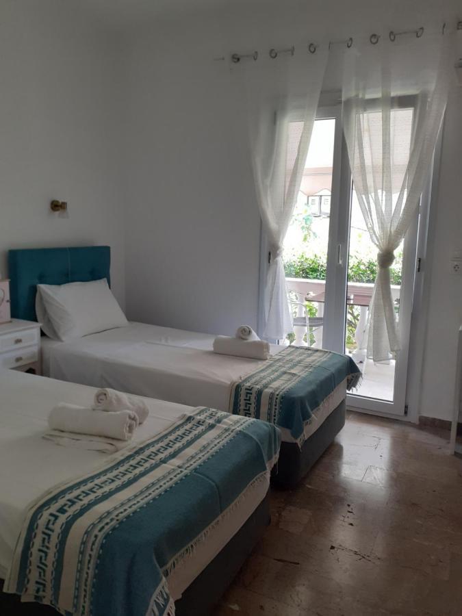 Marili Downstairs Apartments Roda  Exterior photo