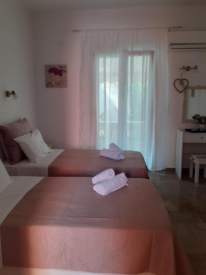 Marili Downstairs Apartments Roda  Exterior photo